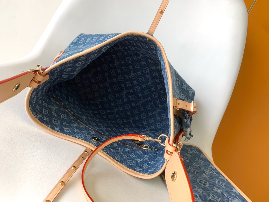 Louis Vuitton CarryAll Medium Handbag in Blue Denim - Image 9