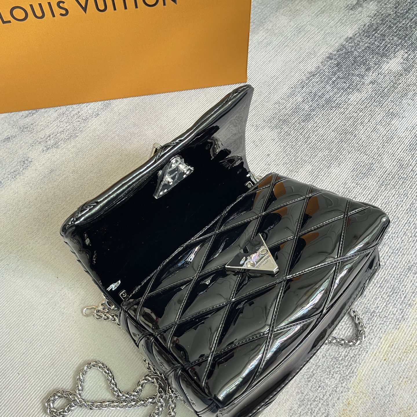 GO-14 Medium Top Handle Bag - Image 9