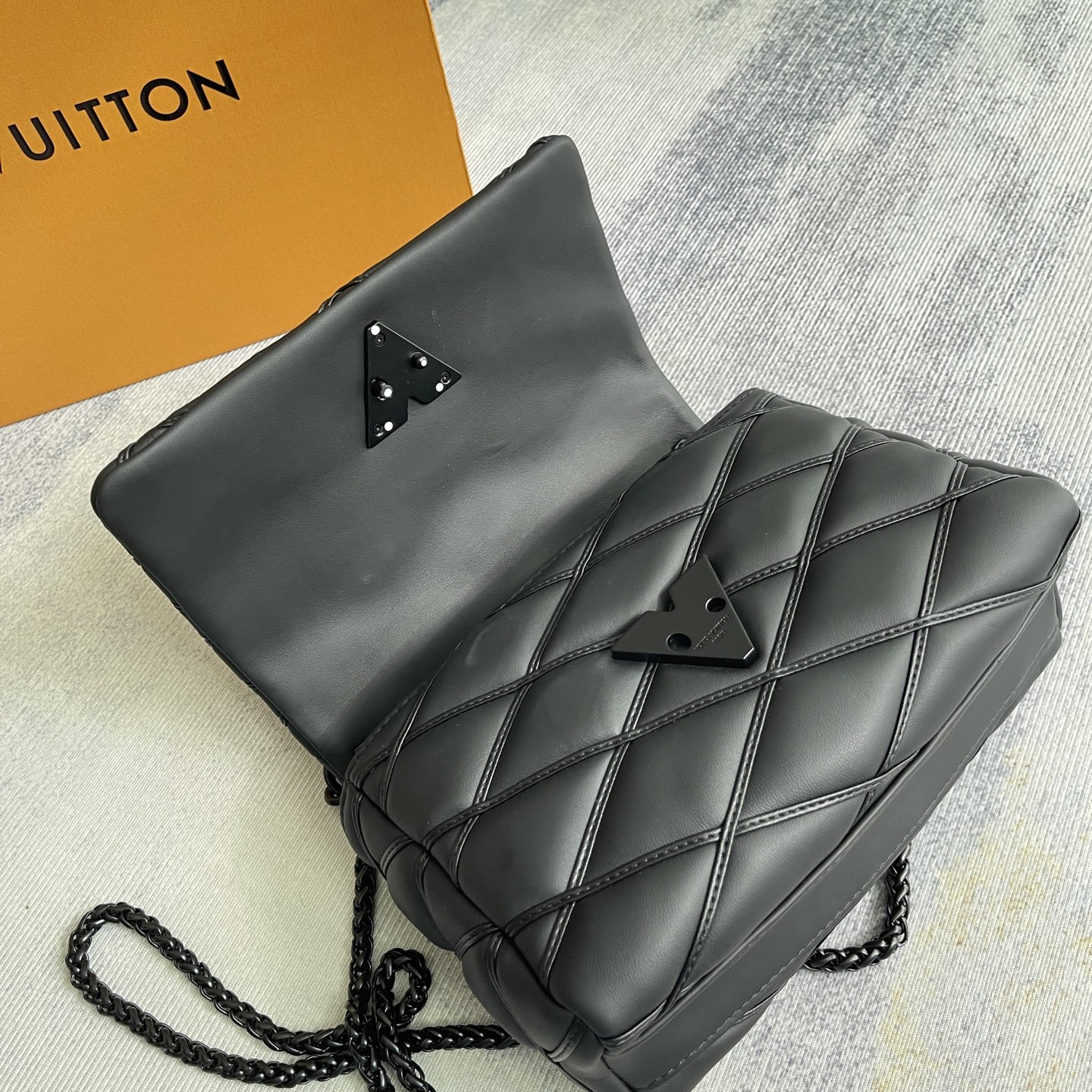 Louis Vuitton GO-14 Medium Handbag - Image 9