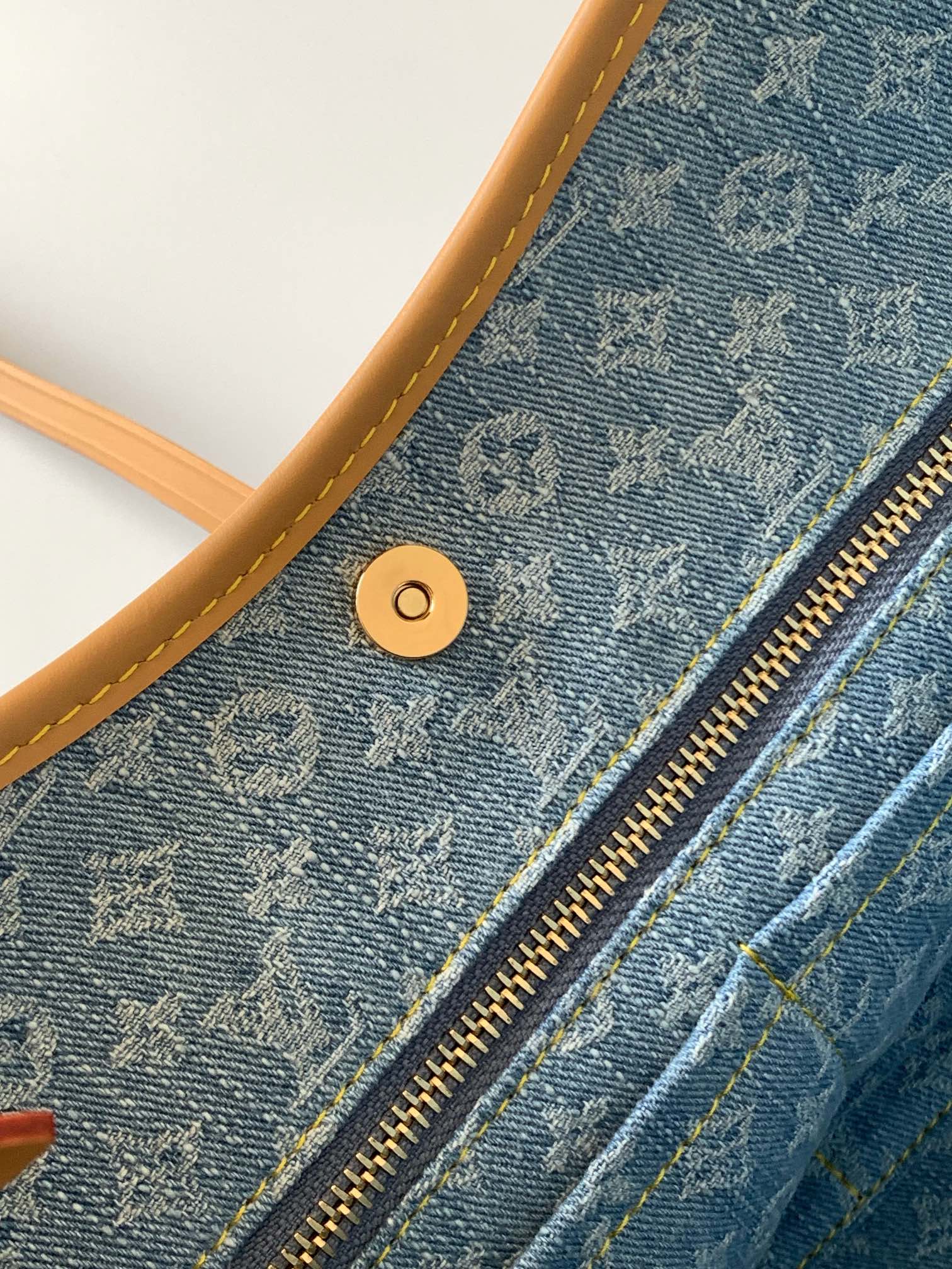 Louis Vuitton Carryall Small Bag in Monogram Denim - Image 9