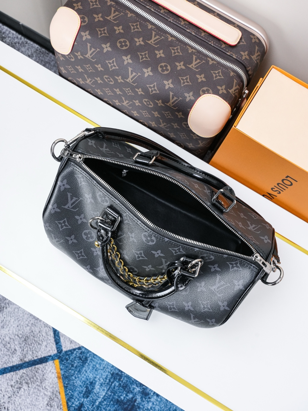 Louis Vuitton Speedy Soft 30 Handbag in Monogram Eclipse Canvas - Image 9