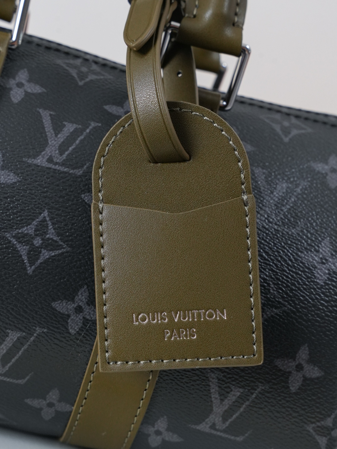 Louis Vuitton Keepall Bandoulière 25 Monogram Eclipse Travel Bag - Image 9