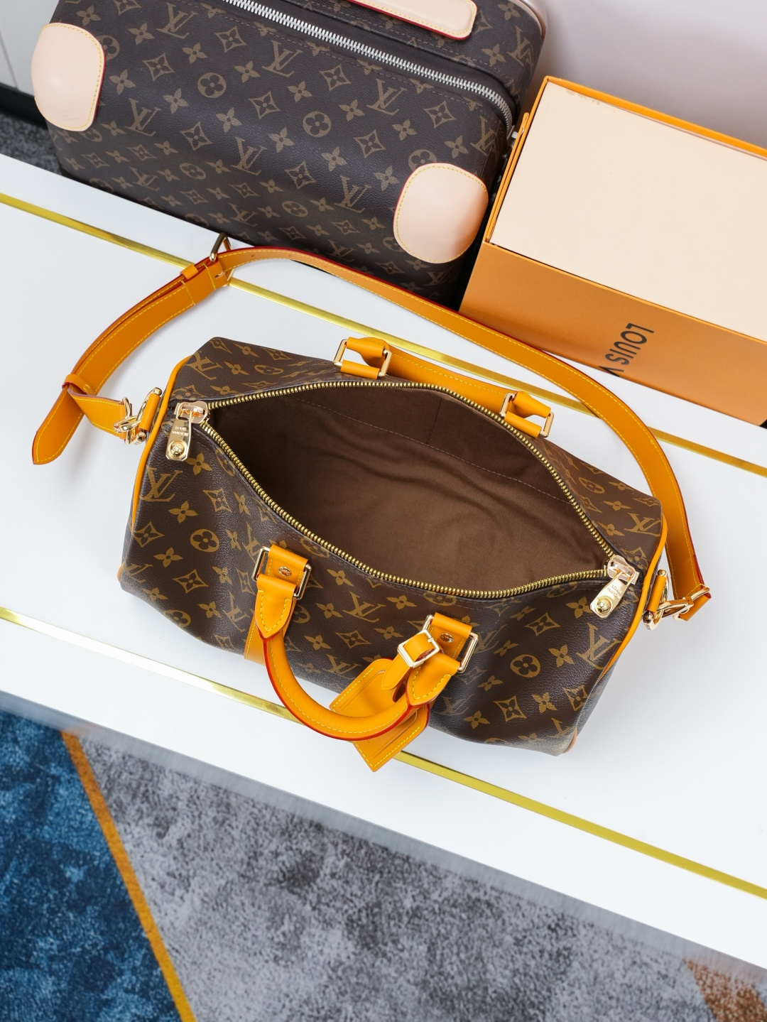 Louis Vuitton Keepall Bandoulière 35 Travel Bag in Monogram Archive Canvas - Image 9