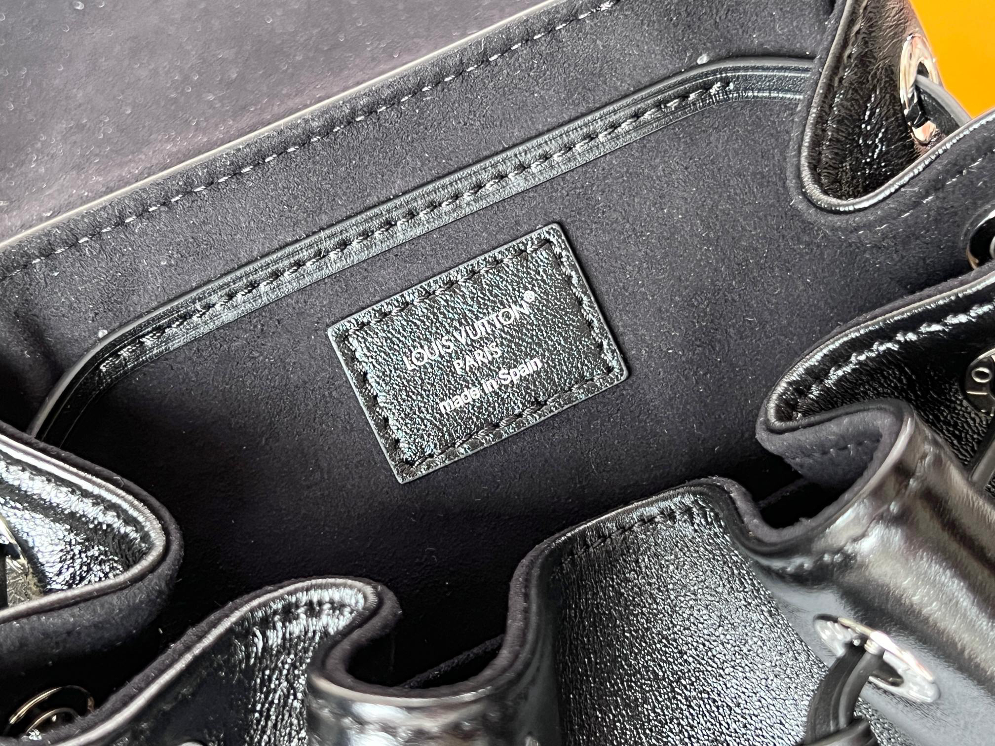Louis Vuitton Montsouris Small Leather Backpack - Image 9