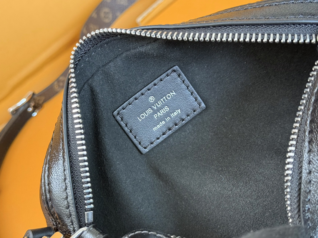 Louis Vuitton LV Vibe Carryall Handbag M14544 - Image 9