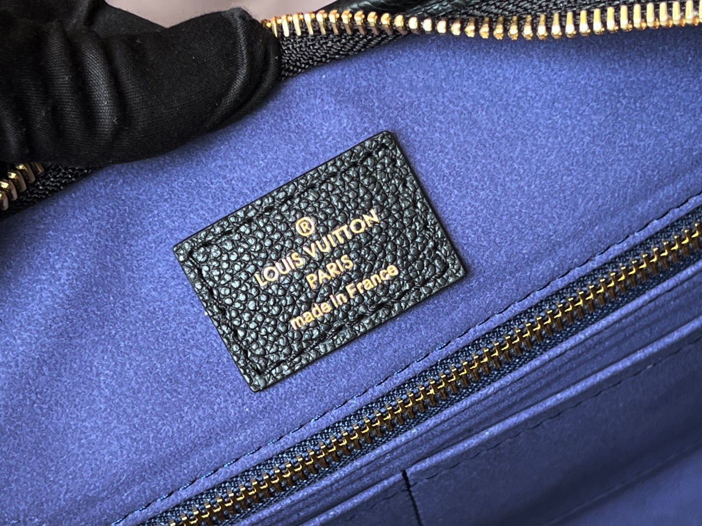Louis Vuitton CarryAll Small Handbag - Image 9