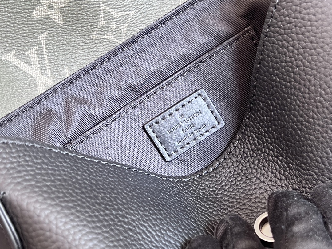 Louis Vuitton M12618 Pulse Mini Handbag - Image 9