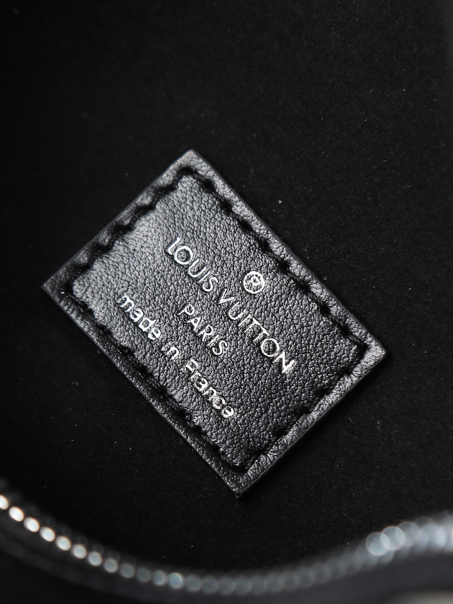 Louis Vuitton Side Trunk Vibe Leather Bag M15195 - Image 9