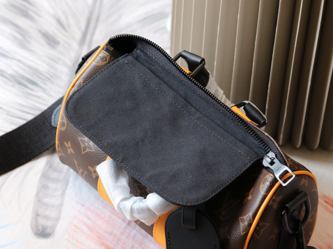 Louis Vuitton Keepall 25 Travel Bag in Monogram Eclipse Reverse Canvas - Image 9