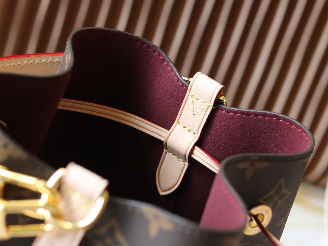 Louis Vuitton NéoNoé BB Mini Bucket Bag in Monogram Canvas - Image 9