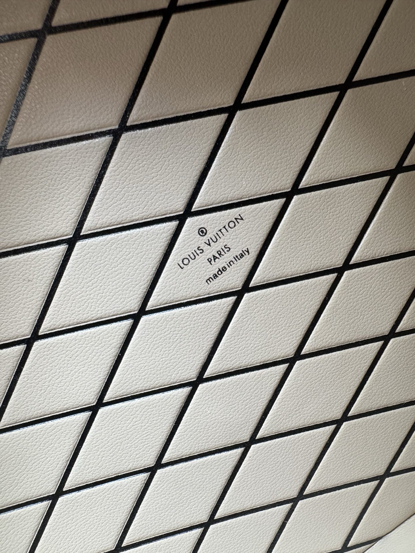 Louis Vuitton Petite Boite Chapeau Bag - Image 9