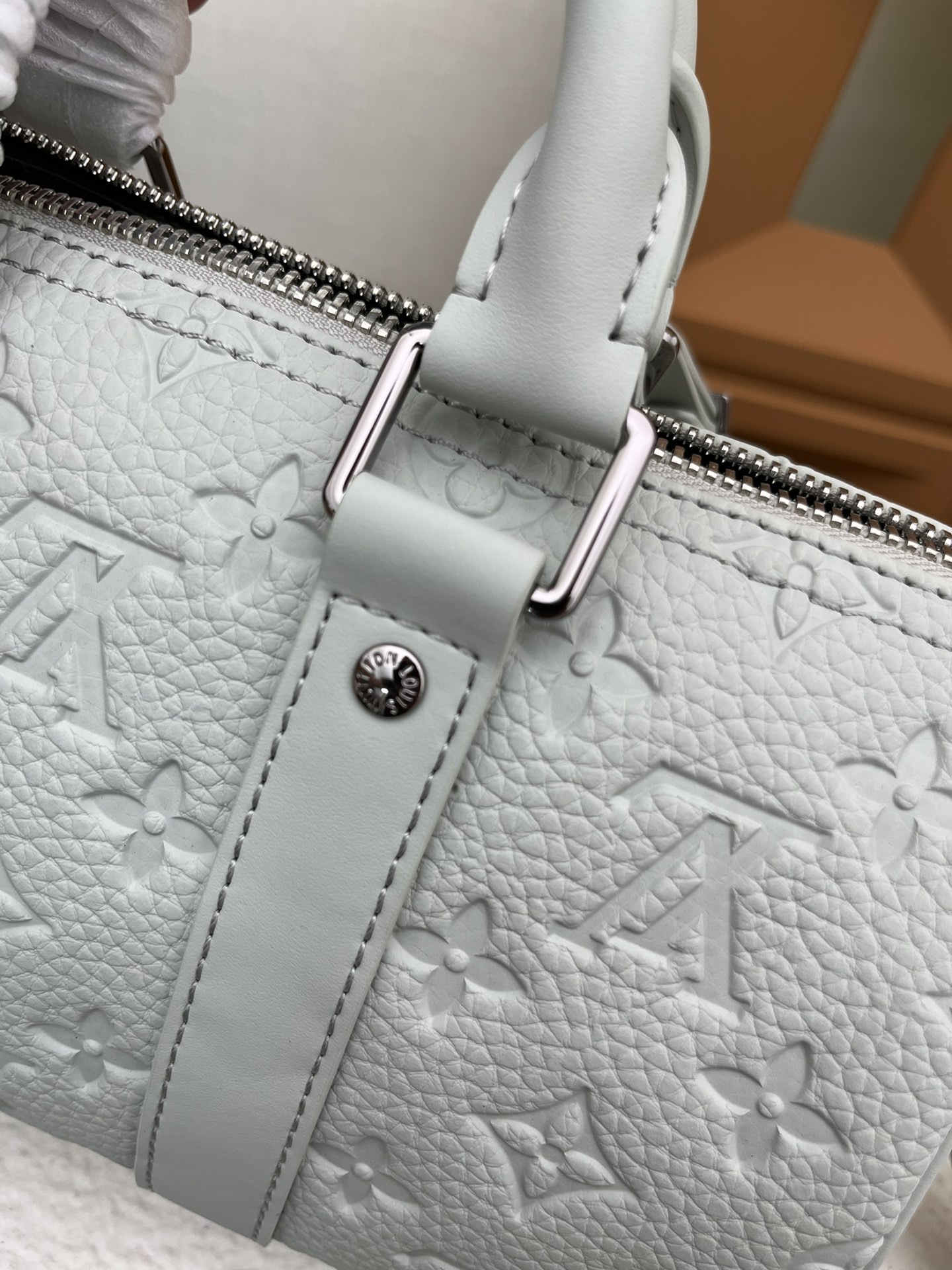 Louis Vuitton Keepall Bandouliere 25 Travel Bag - Image 9
