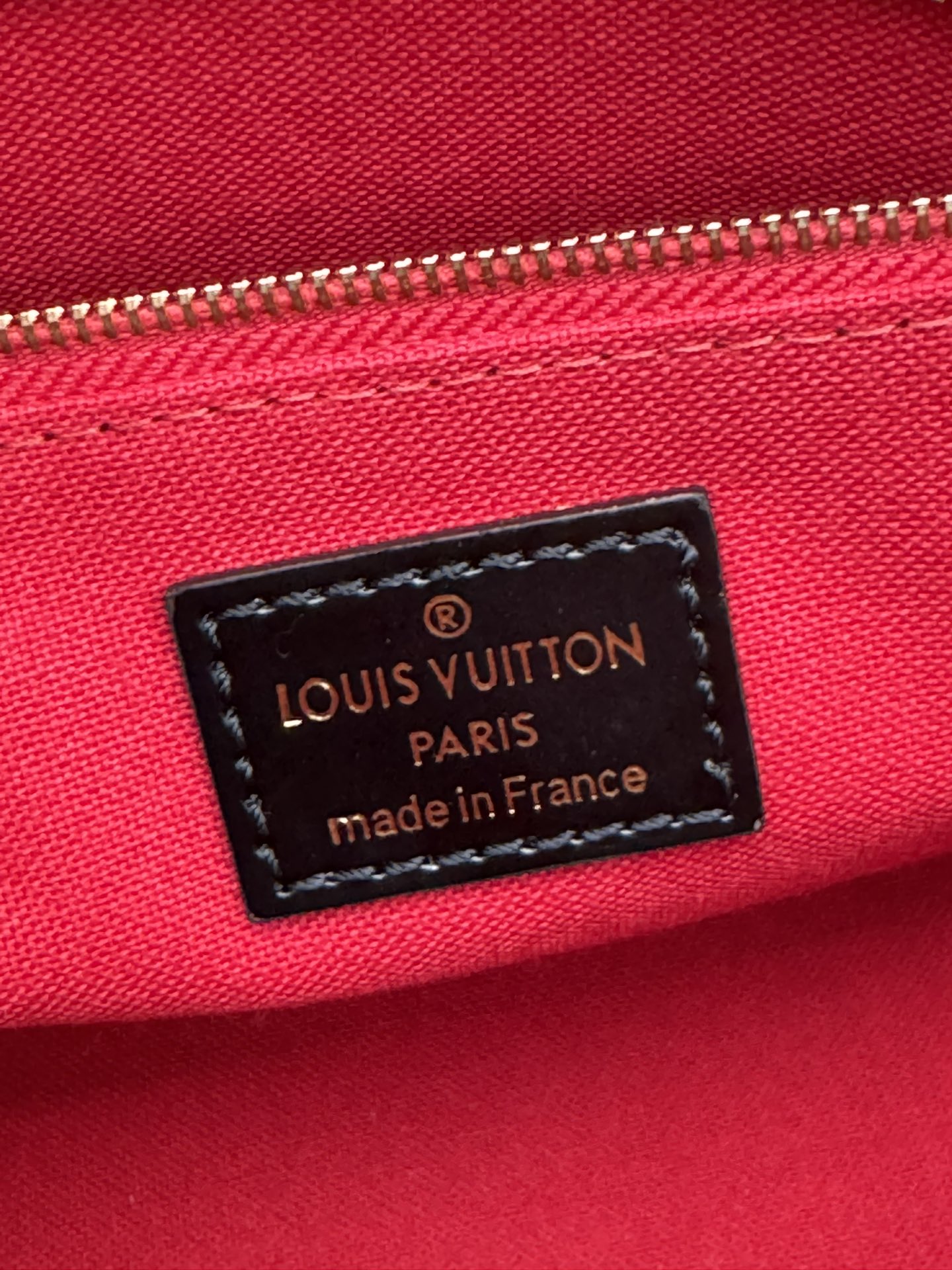 Louis Vuitton OnTheGo Small Tote Bag in Monogram Canvas - Image 9