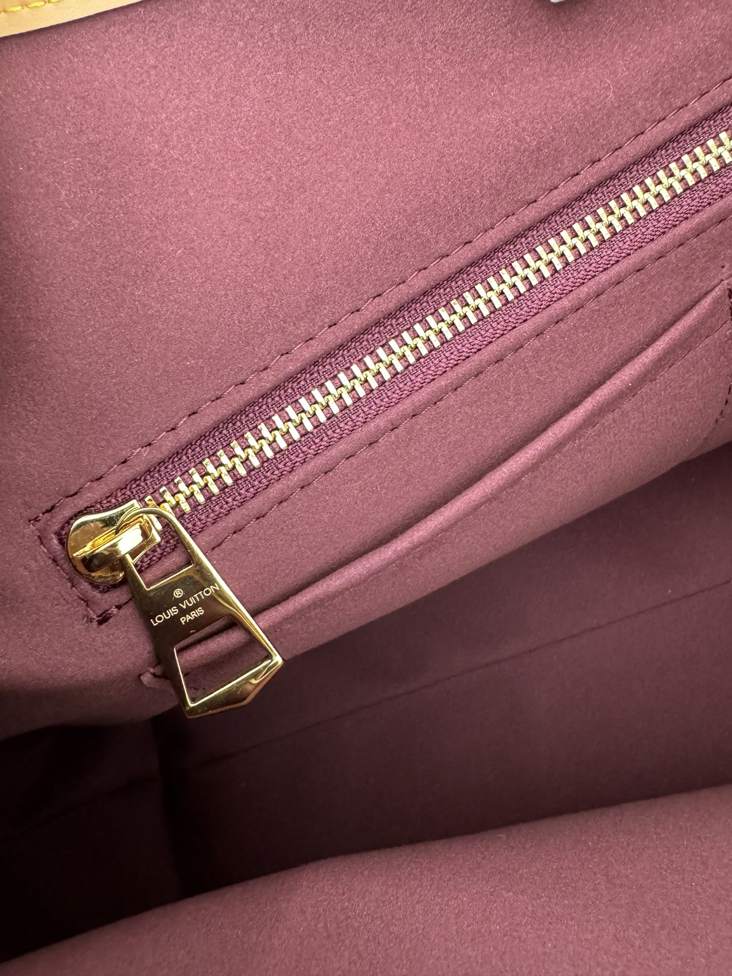 Louis Vuitton CarryAll Medium Handbag M46197 - Image 9