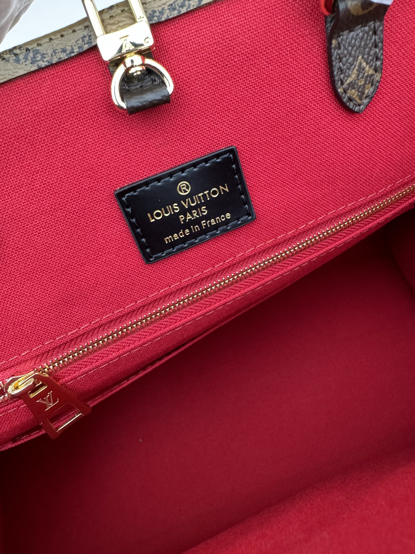 Louis Vuitton Onthego MM Tote Bag M45039 - Image 9
