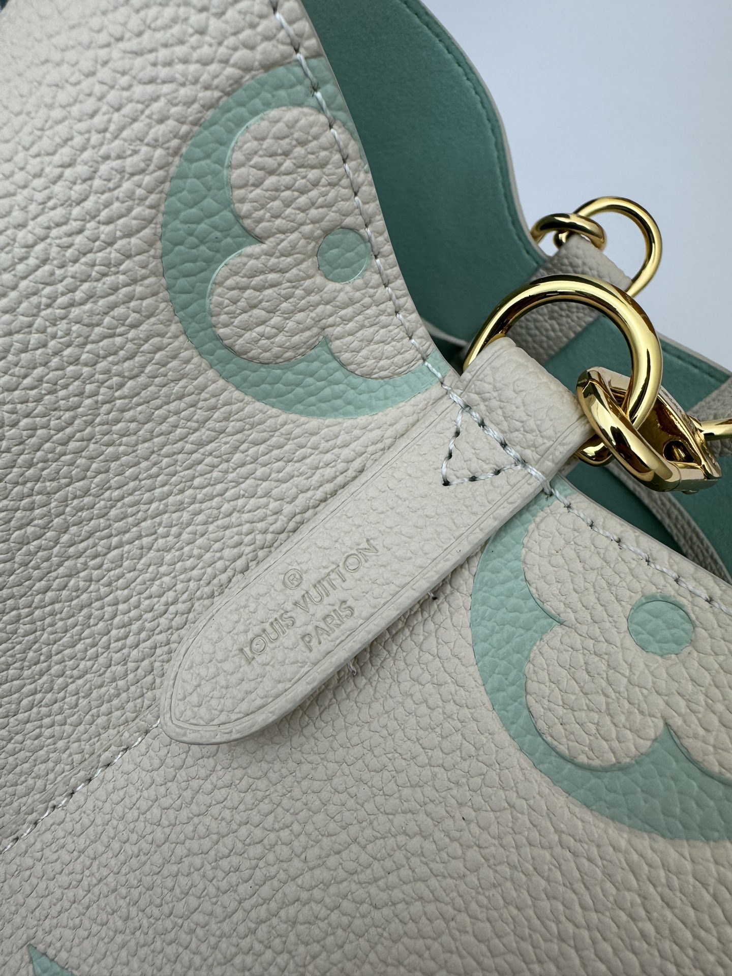 Louis Vuitton NéoNoé BB Monogram Empreinte Leather Shoulder Bag - Image 9