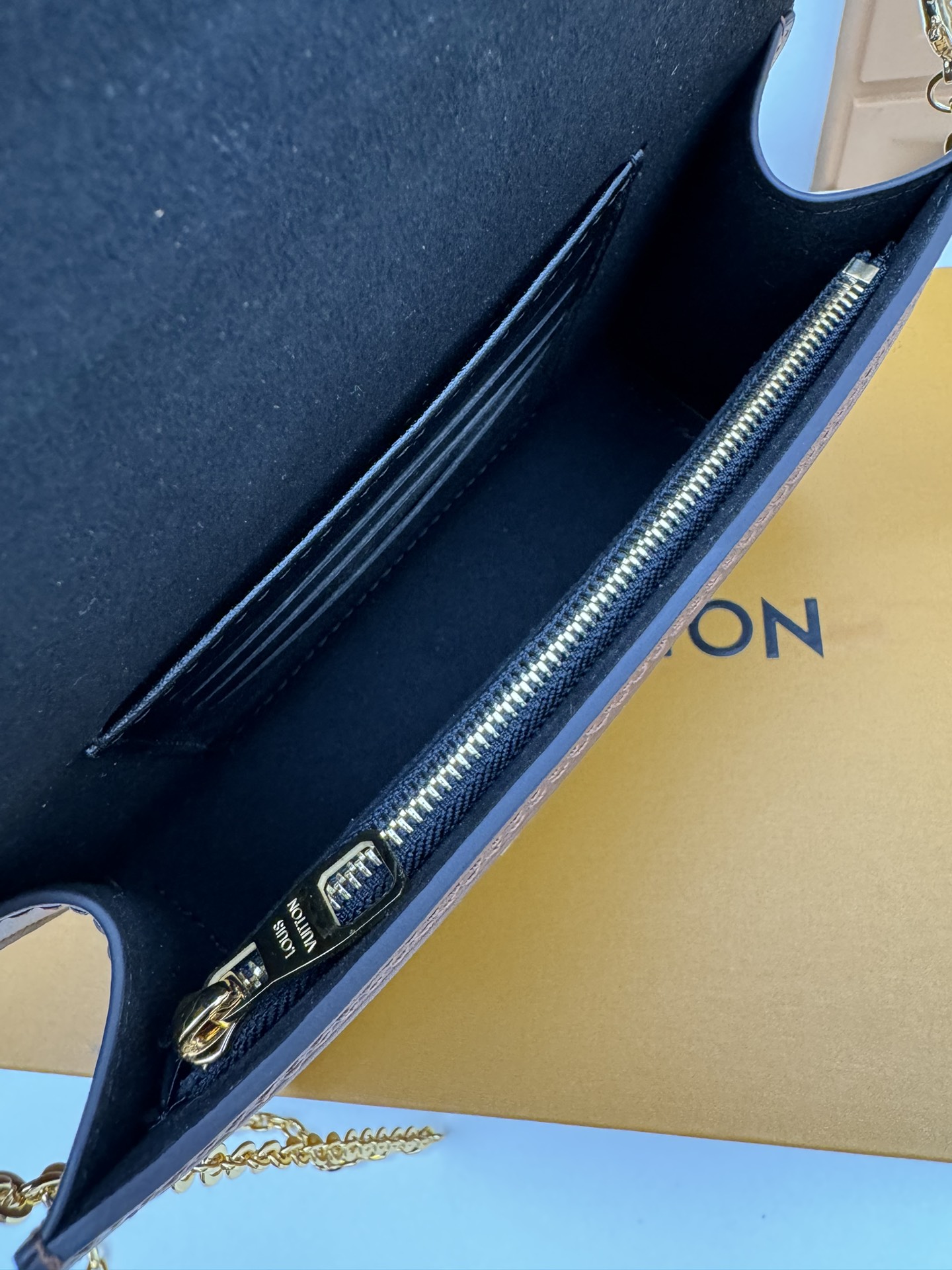 Dauphine Chain Bag M68746 - Image 9