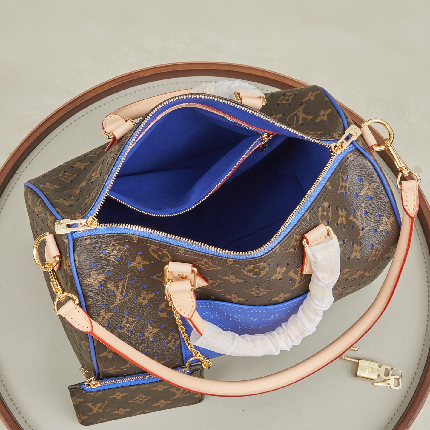 Louis Vuitton Speedy Soft 30 Handbag in Blue Monogram Perfo Canvas - Image 9
