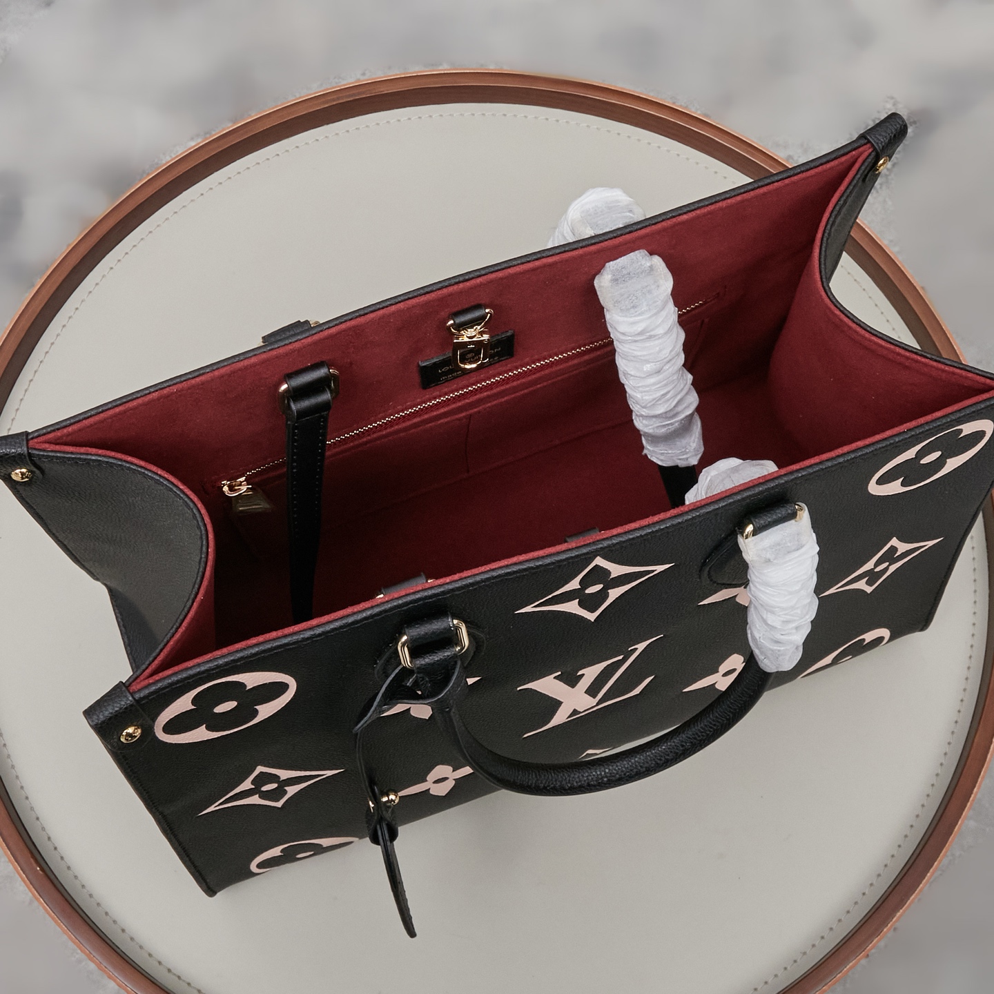 Louis Vuitton OnTheGo MM Monogram Empreinte Tote Bag - Image 9