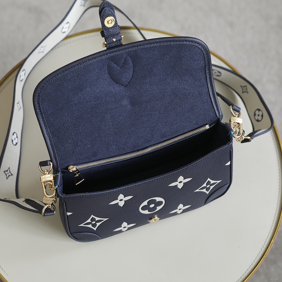 Louis Vuitton Diane Monogram Empreinte Leather Handbag - Image 9