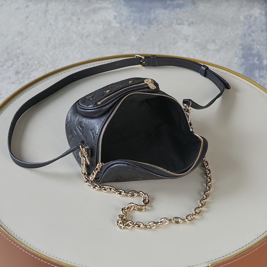 Louis Vuitton Mini Bumbag LV Gradient - Image 9