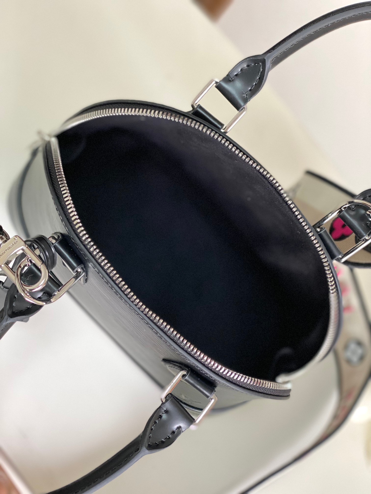 Louis Vuitton Alma BB Epi Leather Handbag - Image 9
