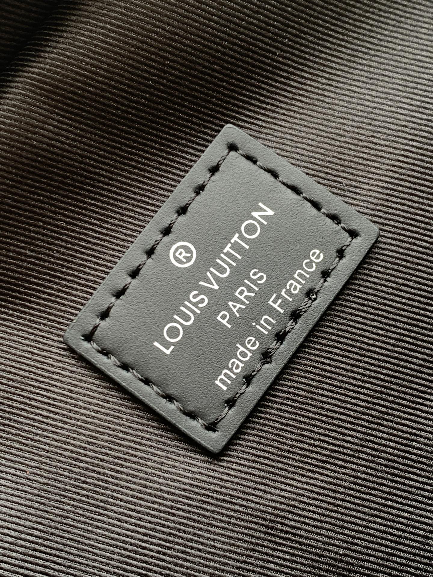 Louis Vuitton Avenue Shoulder Bag M45302 in Damier Graphite - Image 9