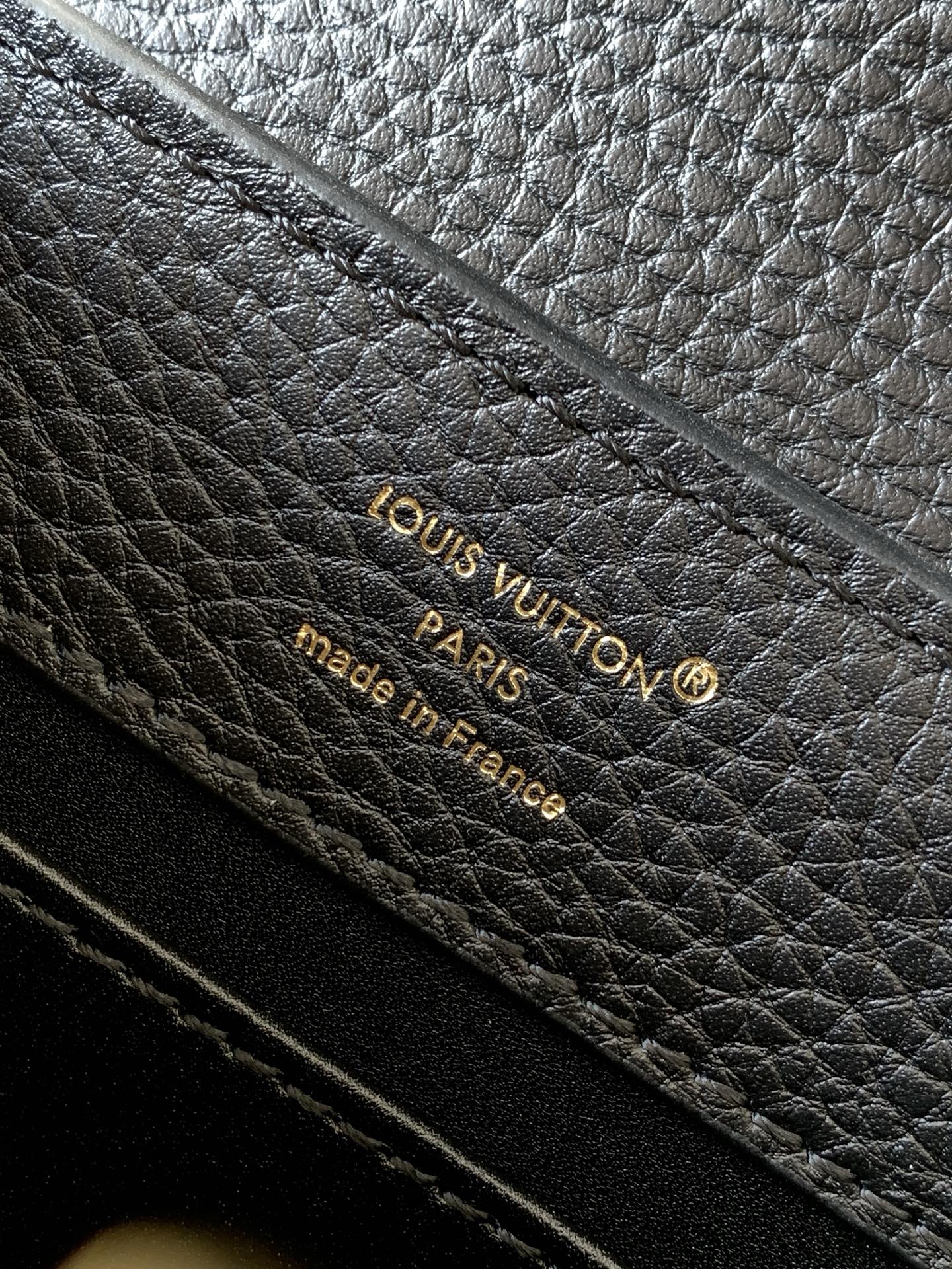 Louis Vuitton Capucines Mini Handbag M24729 - Image 9