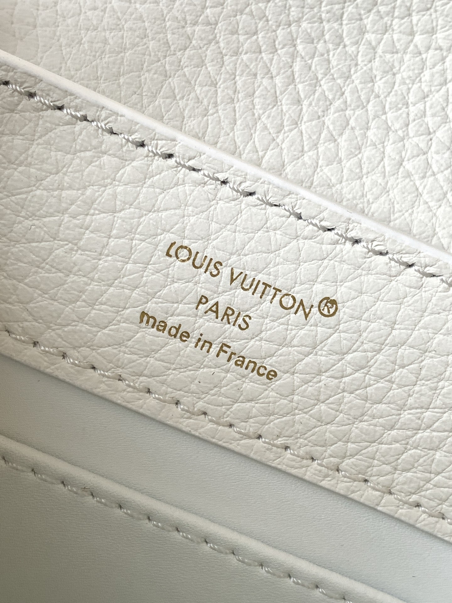 Louis Vuitton Capucines Mini Handbag M24729 - Image 9
