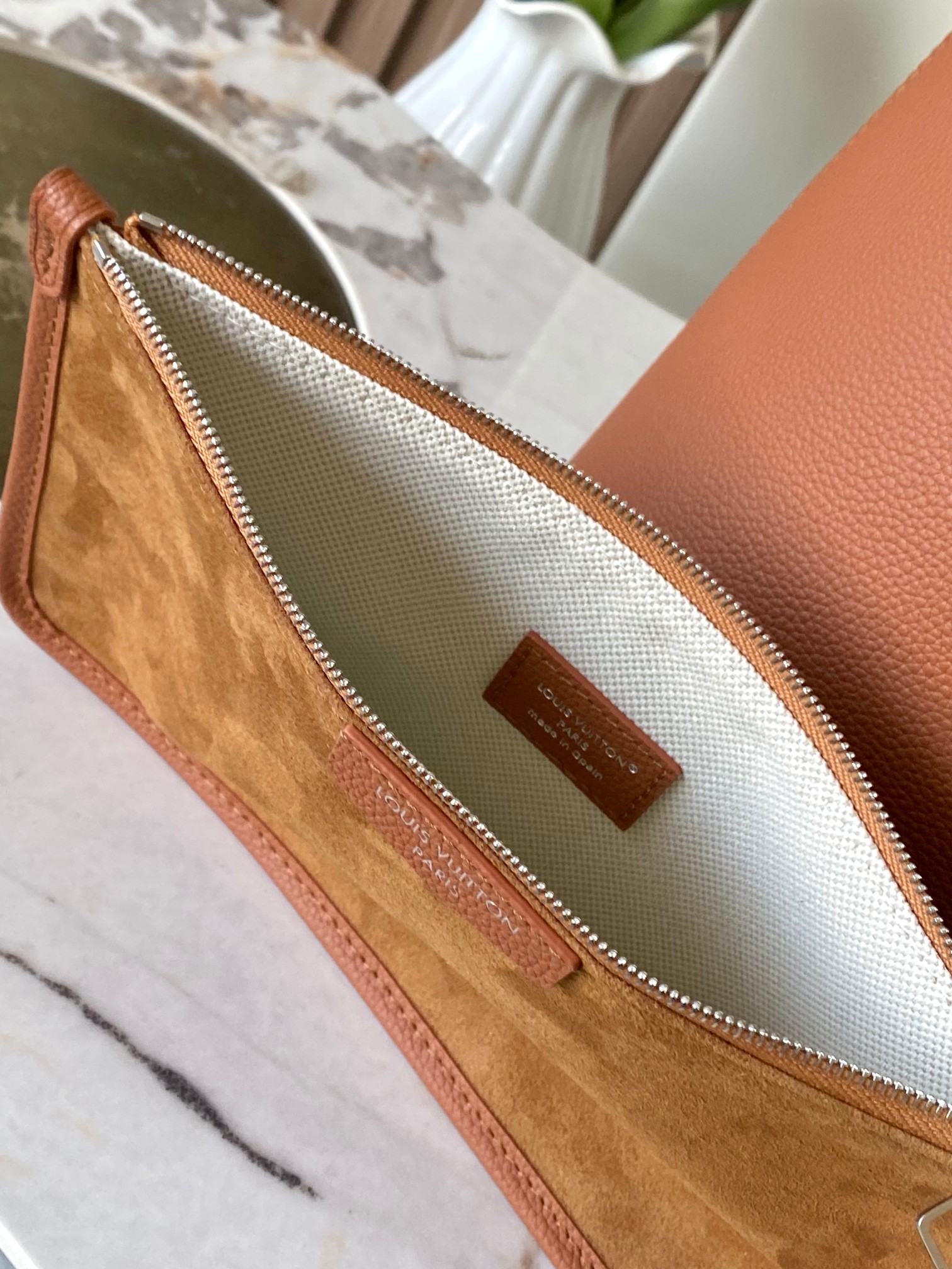 Verso Hobo Reversible Leather Bag - Image 9