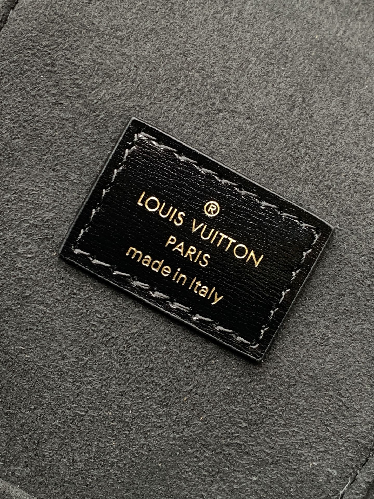 Louis Vuitton Vanity Chain Pouch M47125 - Image 9