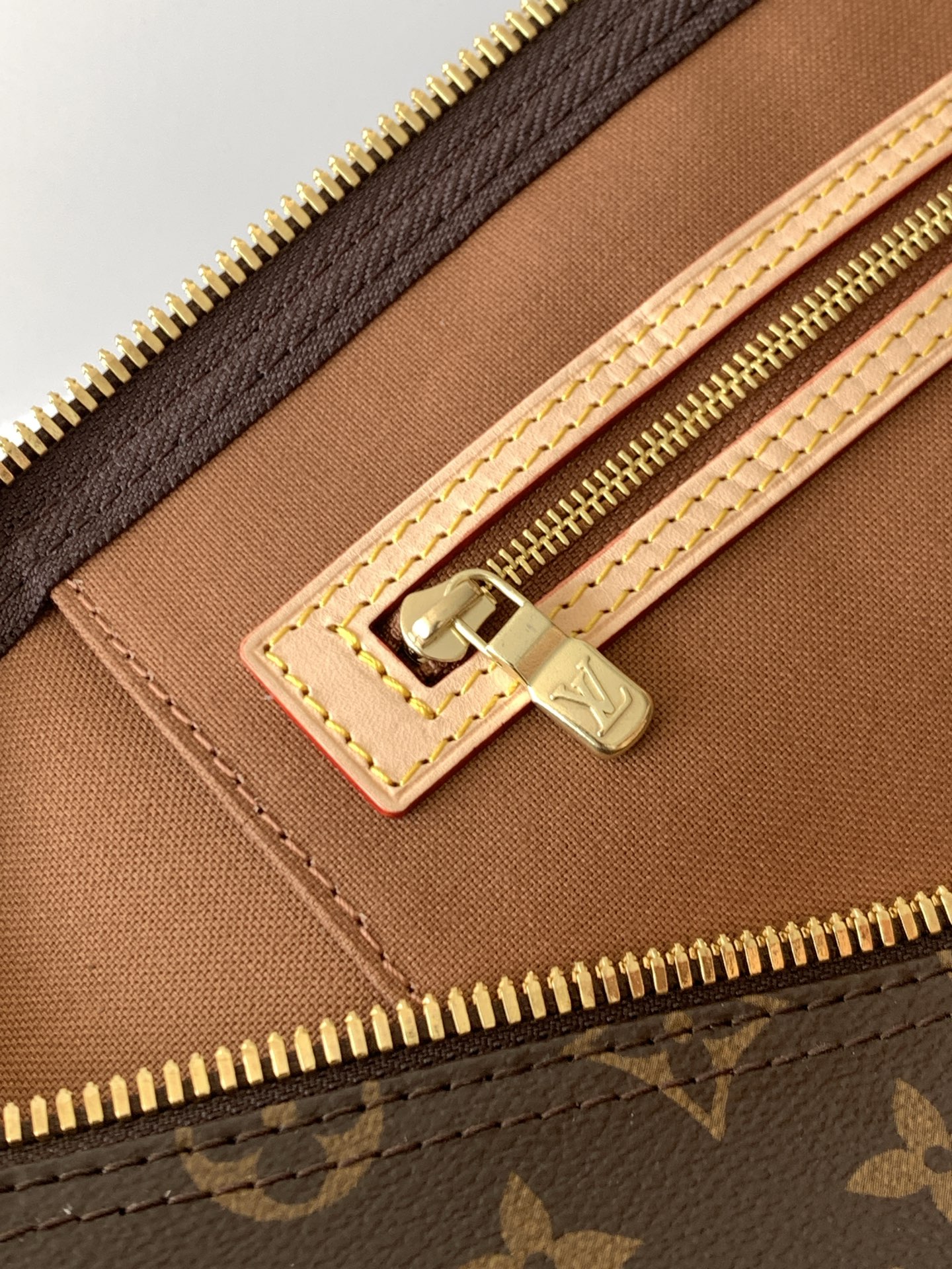 Louis Vuitton Keepall Bandouliere 55 Travel Bag - Image 9
