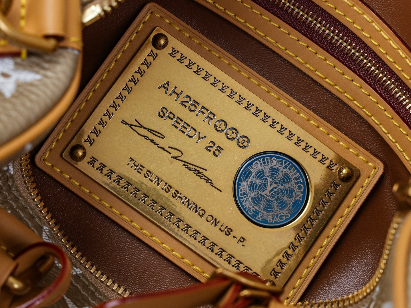 Speedy Bandoulière 25 Monogram Leather Handbag - Image 9