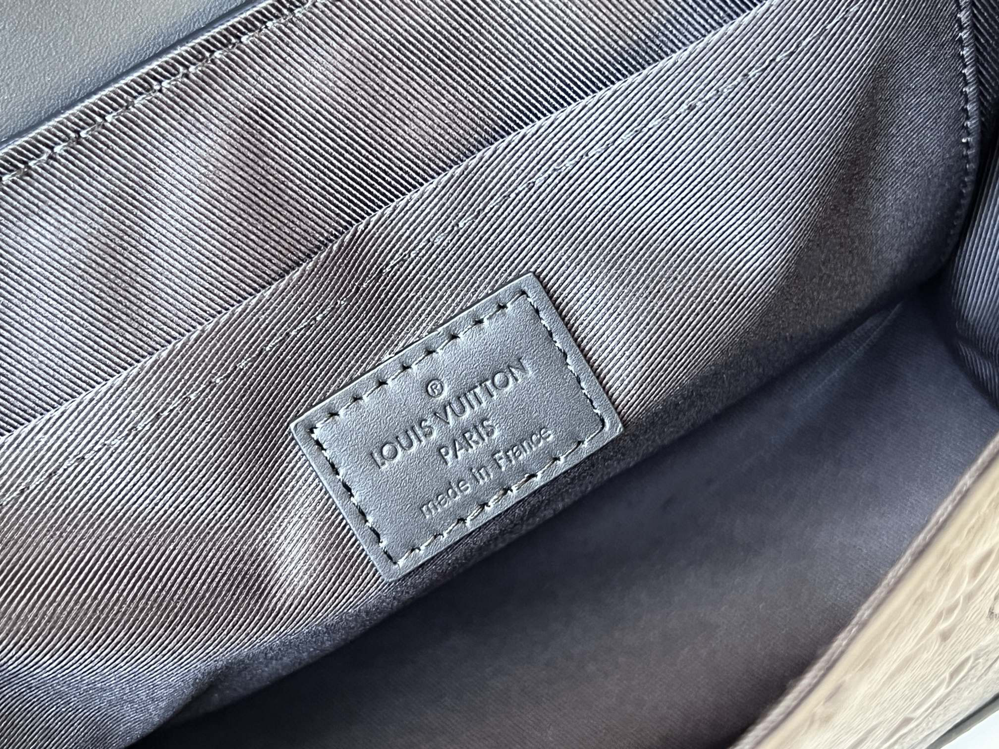Louis Vuitton Steamer Small Crossbody Bag M24436 - Image 9