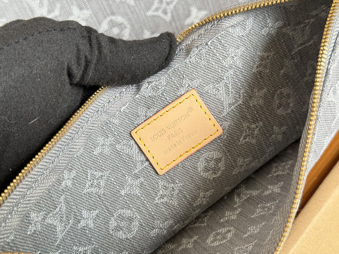 Louis Vuitton CarryAll Medium Denim Shoulder Bag - Image 9