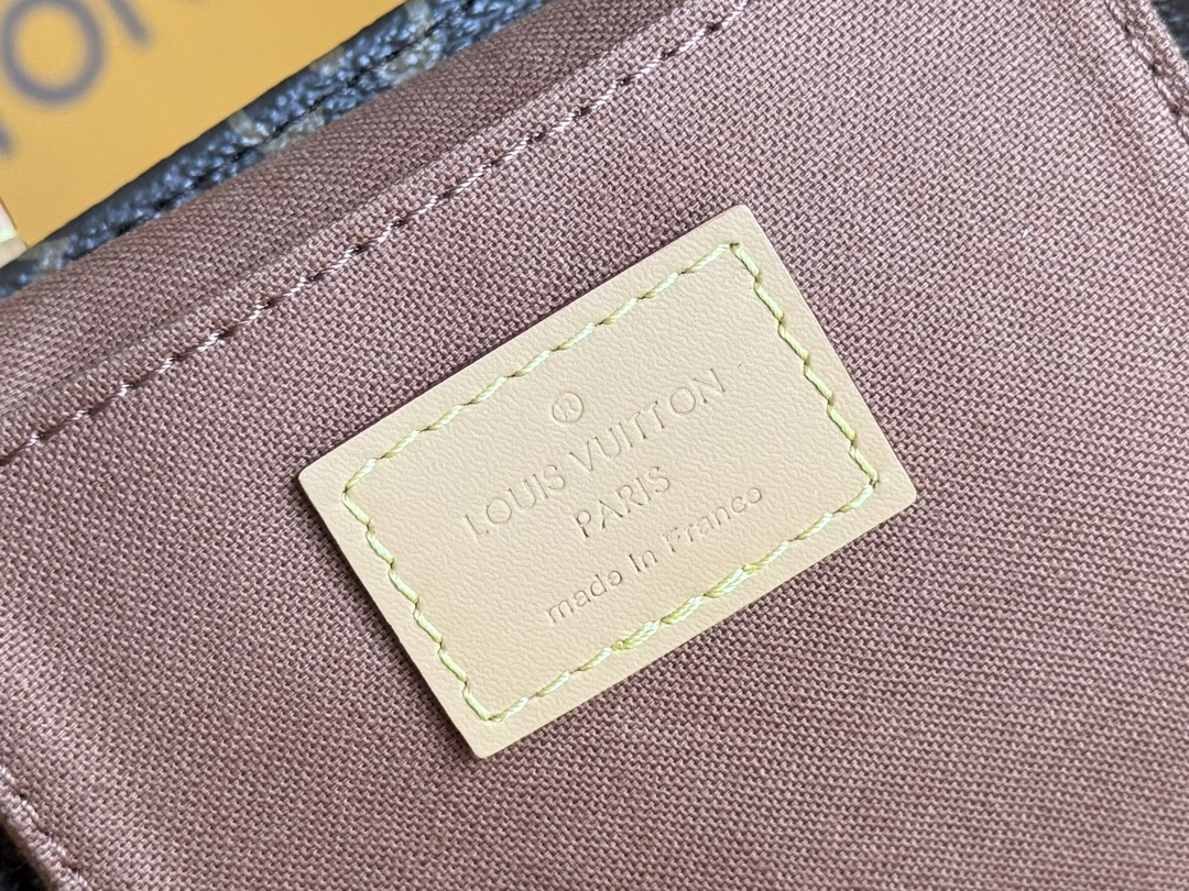 Louis Vuitton Petit Sac Plat Monogram Canvas Bag - Image 9