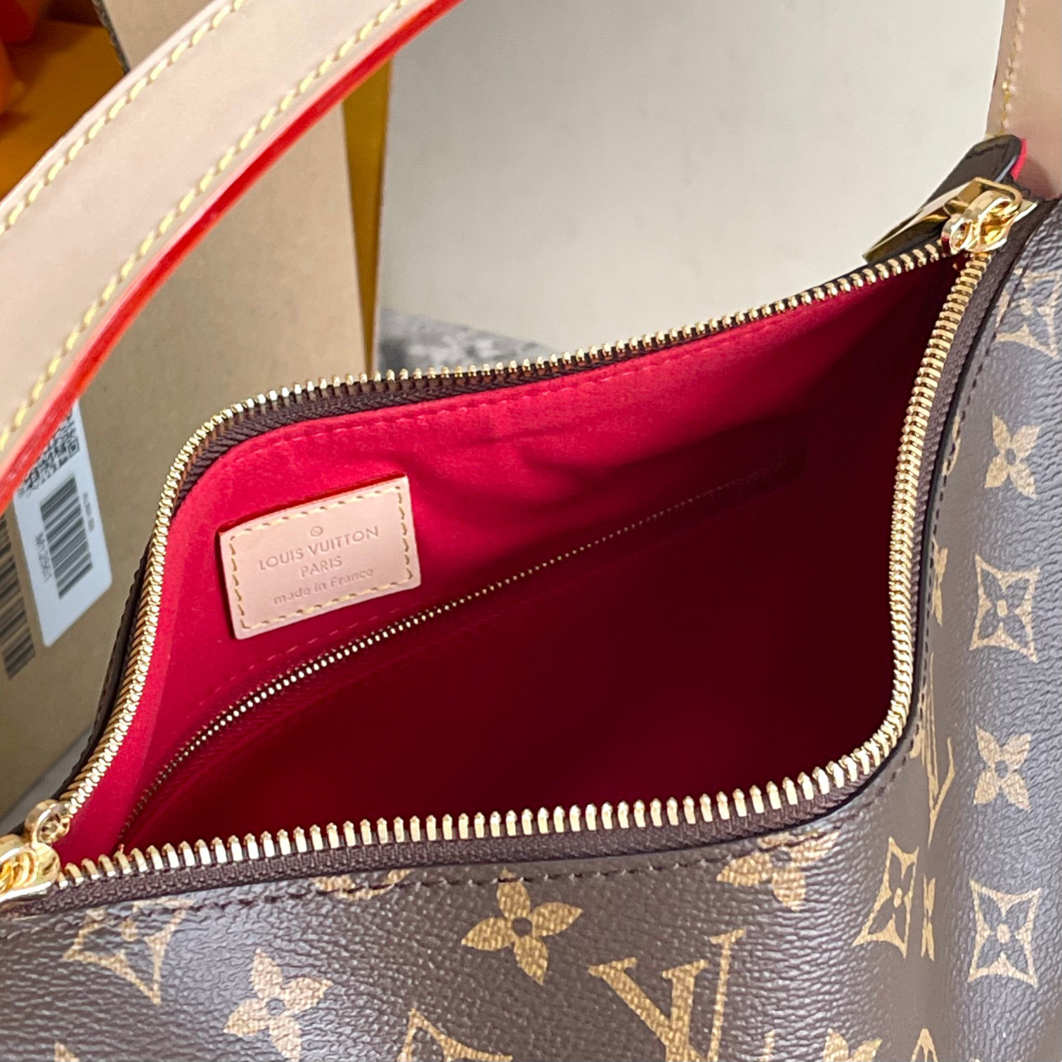 Louis Vuitton Slouchy Small Handbag - Image 9