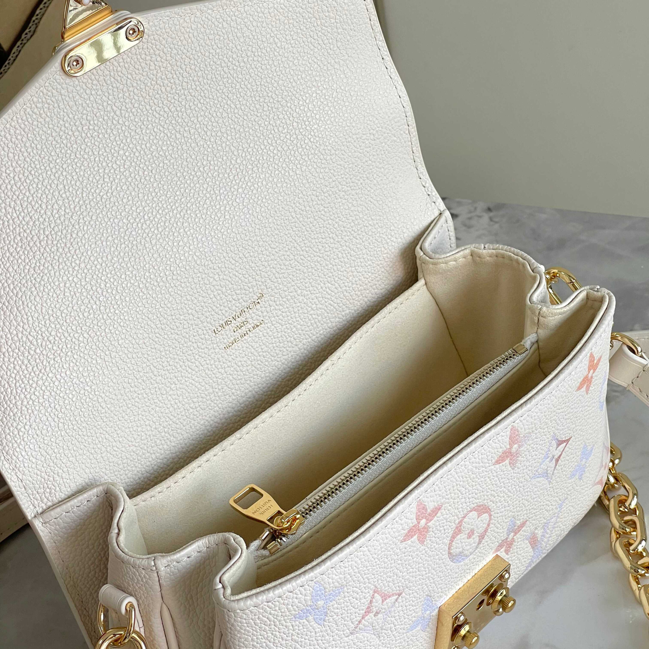Louis Vuitton Pochette Métis East West Dream Monogram Crossbody Bag - Image 9