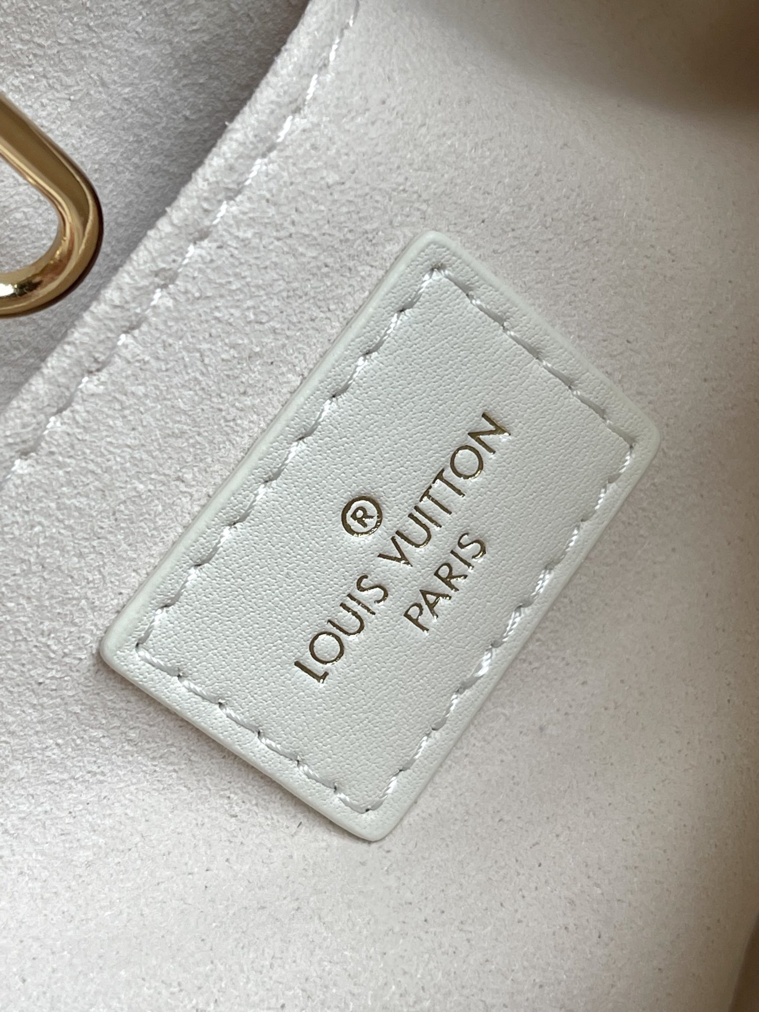 Louis Vuitton OnTheGo BB Crossbody Bag in Strawberry Red - Image 9