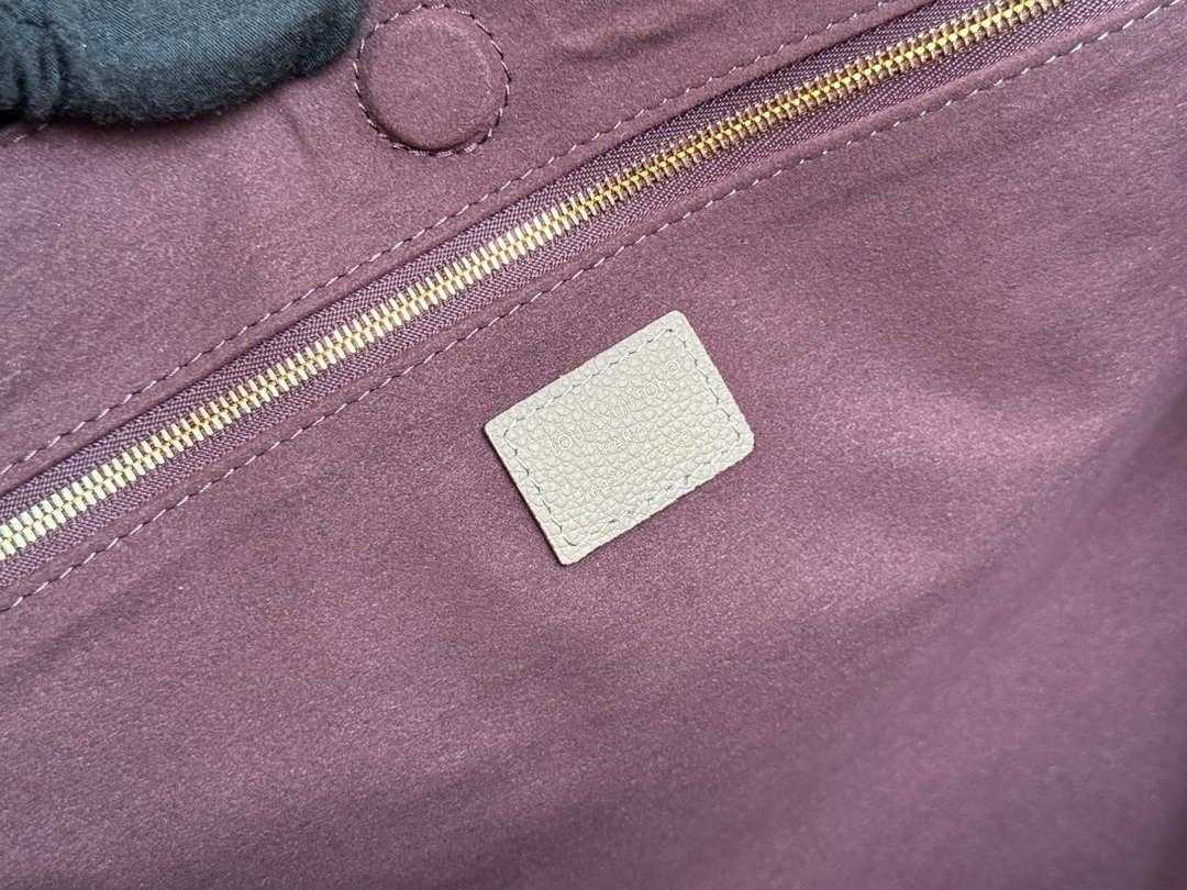 Louis Vuitton Anytime Medium Bag M14658 - Image 9