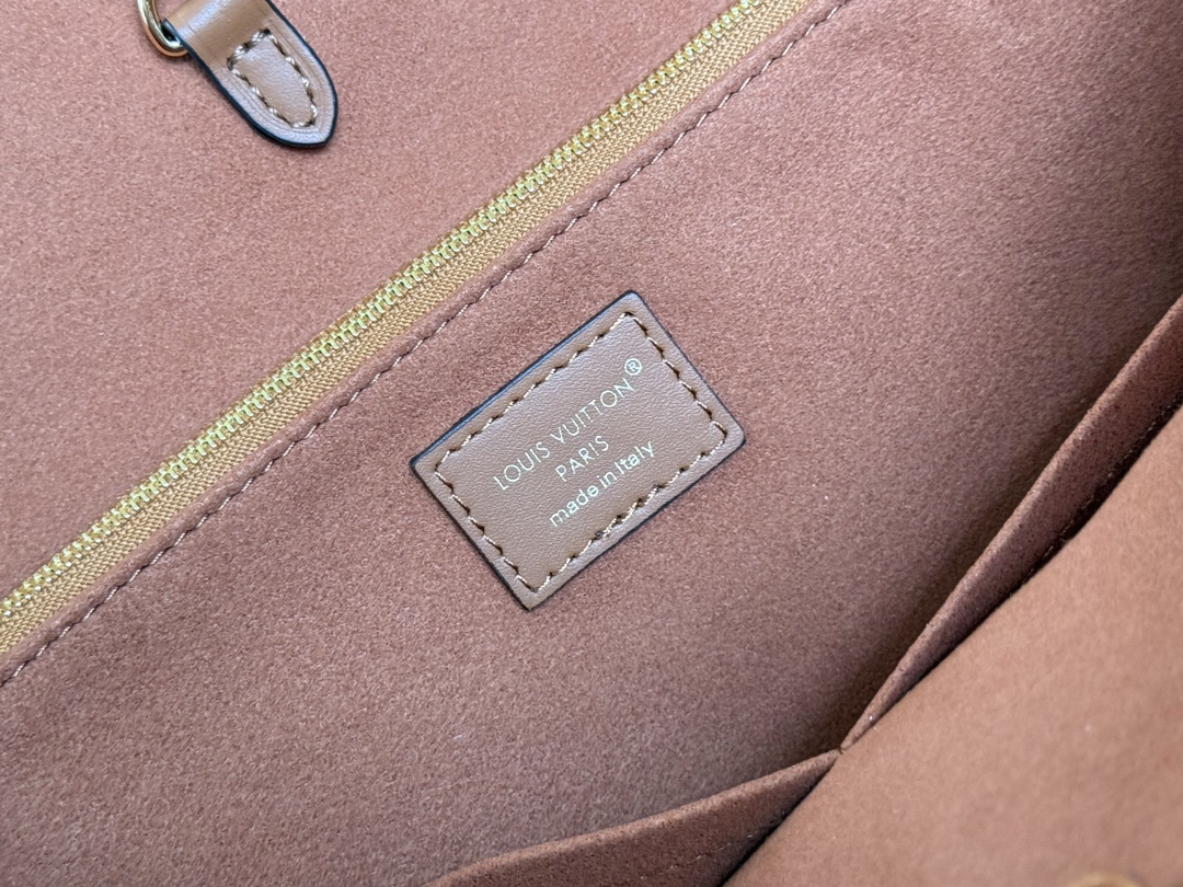 Louis Vuitton OnTheGo Organizer Tote Bag M14235 - Image 9