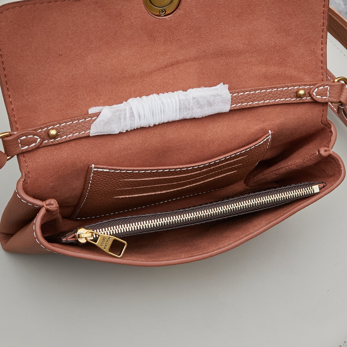 Louis Vuitton M12147 Wallet On Chain Low Key - Image 9
