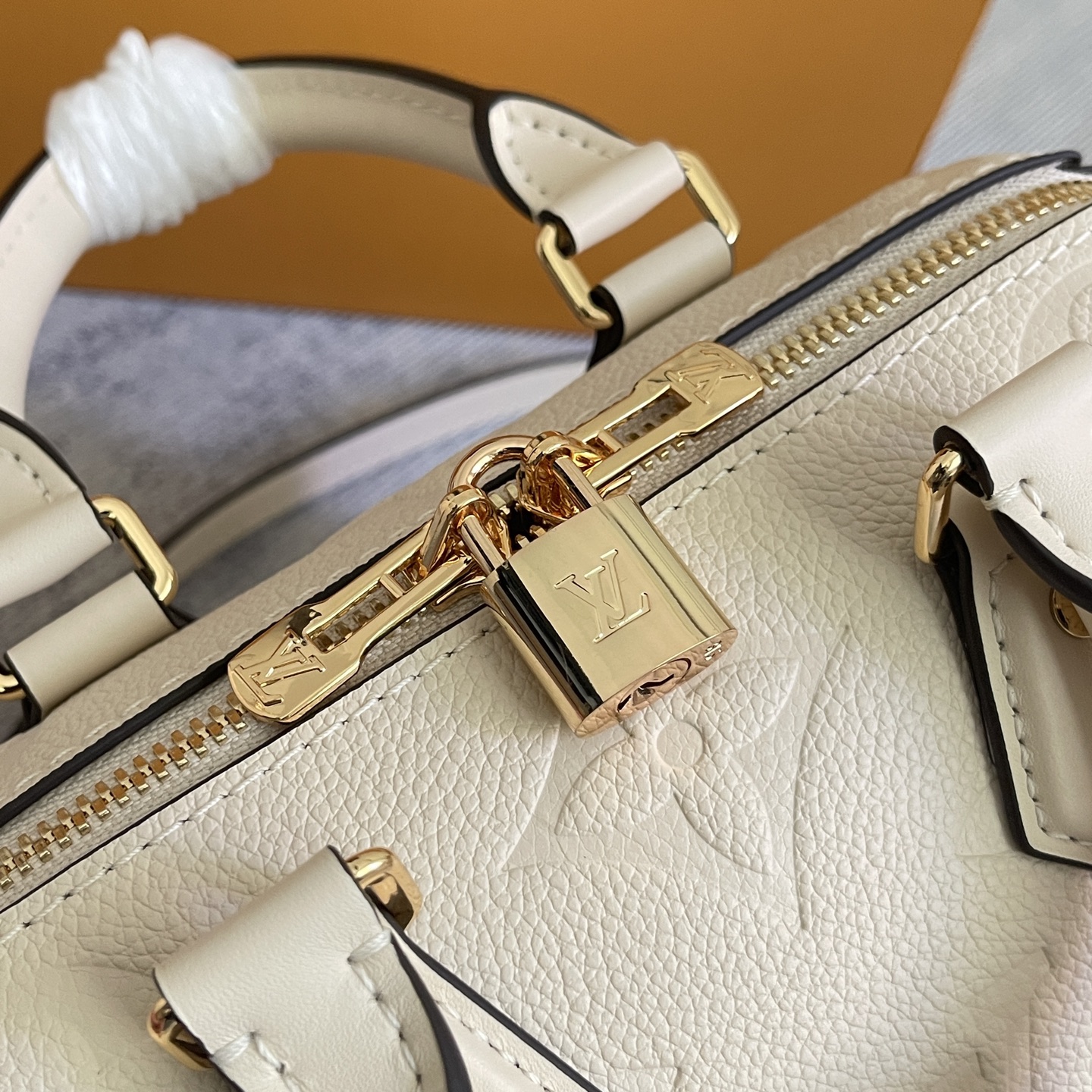 Louis Vuitton Speedy Bandoulière 20 Handbag in Monogram Empreinte Leather - Image 9