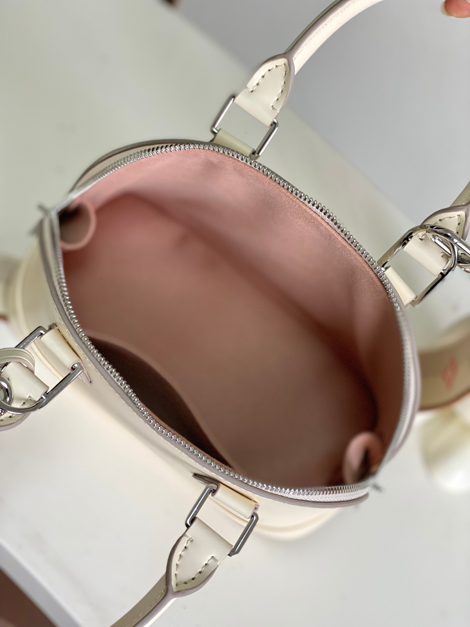 Louis Vuitton Alma BB Epi Leather Handbag - Image 9