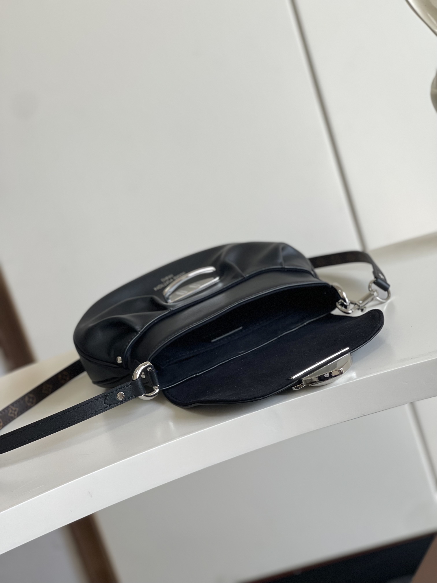 Louis Vuitton Sunset Vibe Crossbody Bag - Image 9