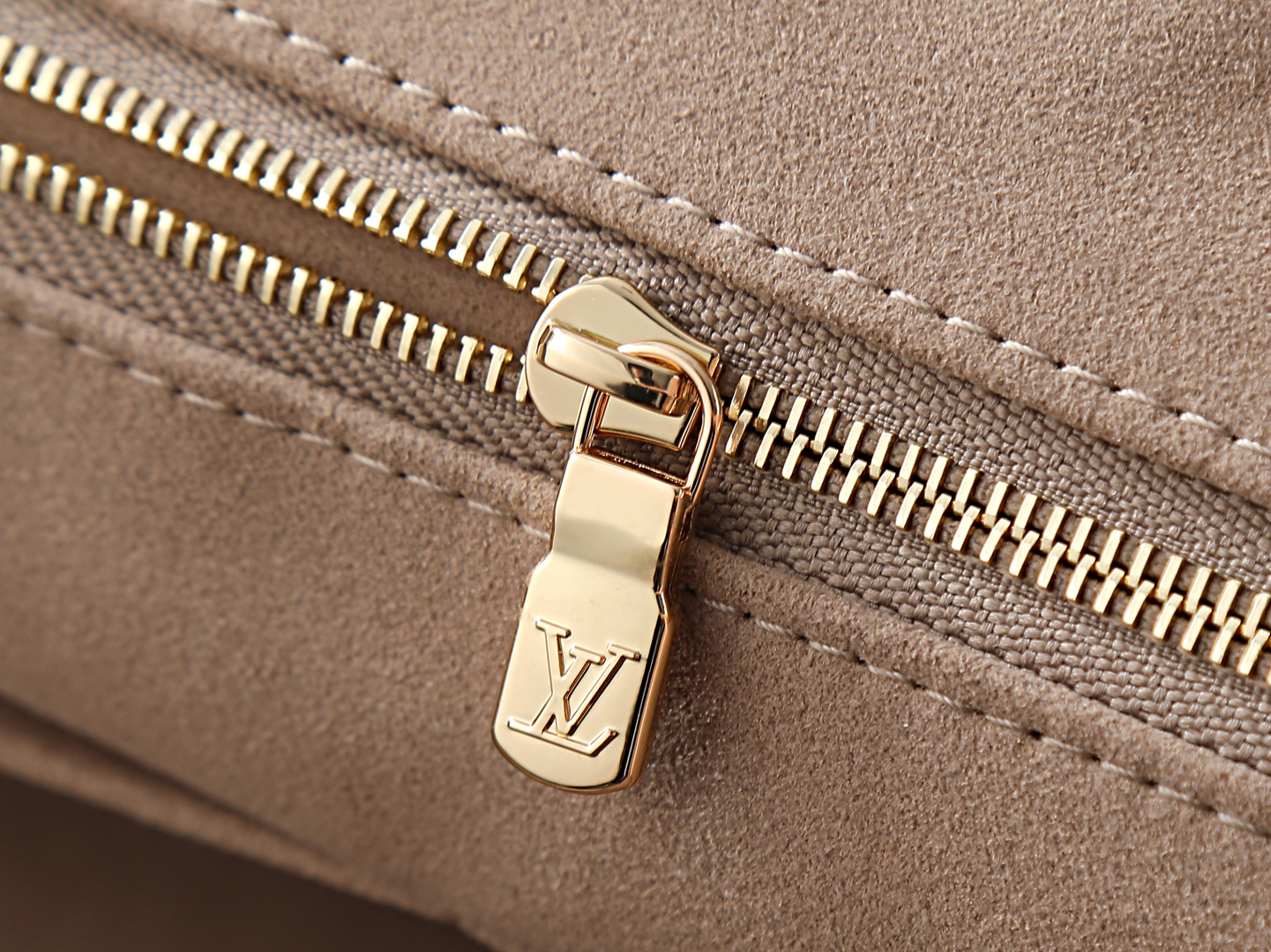 Louis Vuitton All In One MM Monogram Empreinte Leather Tote Bag - Image 9