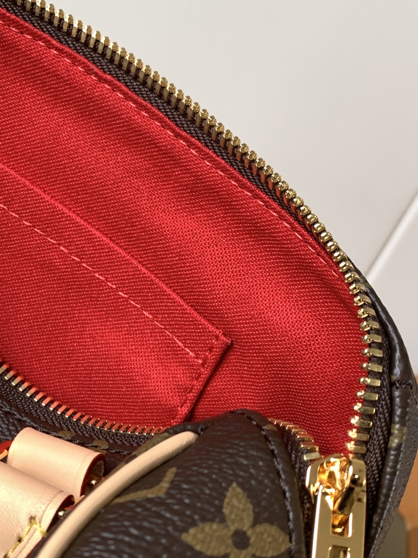 Louis Vuitton Speedy Bandoulière 20 Monogram Crossbody Bag - Image 9