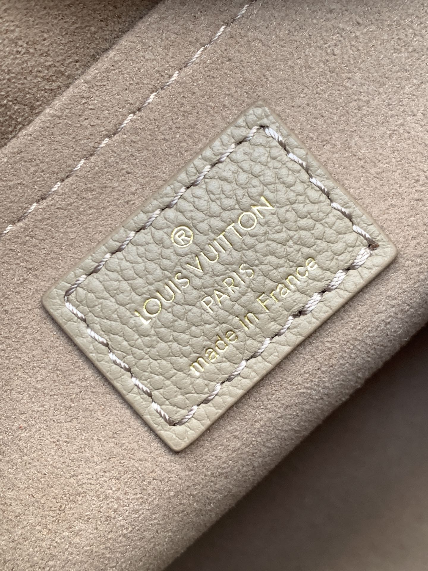 Louis Vuitton Speedy Bandoulière 20 Monogram Empreinte Crossbody Bag - Image 9