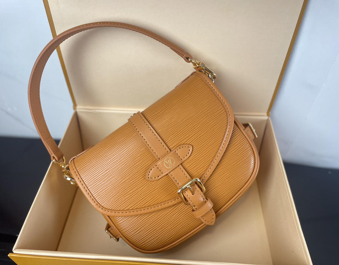 Louis Vuitton Saumur BB Shoulder Bag in Caramel Epi Leather - Image 9
