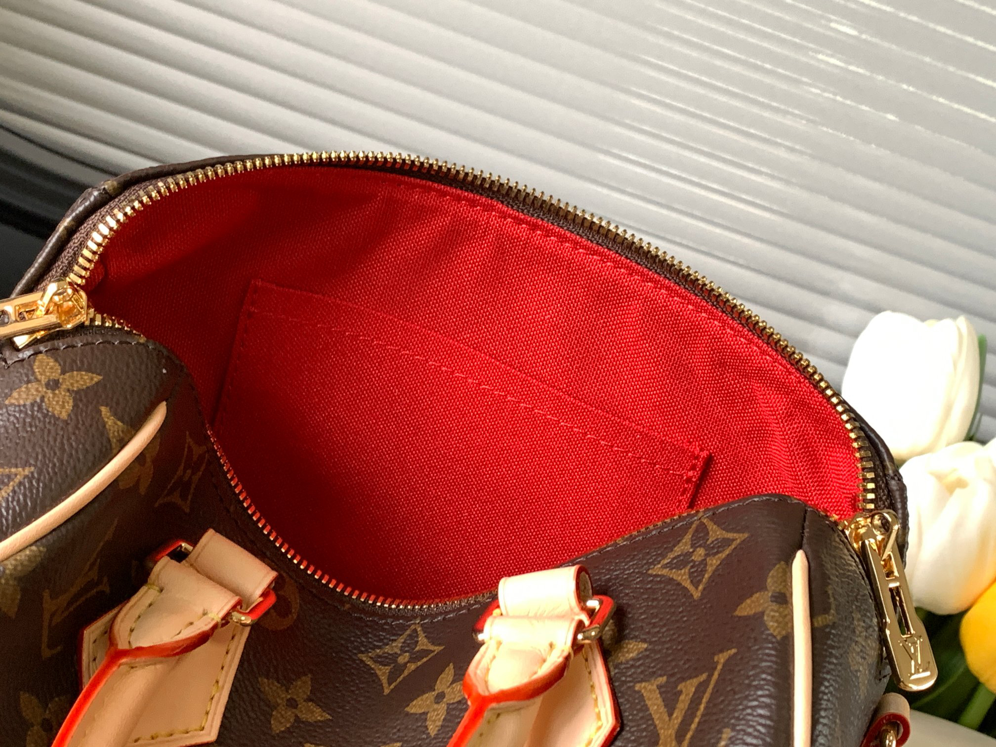 Louis Vuitton Speedy Bandoulière 20 Monogram Crossbody Bag - Image 9
